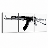 Χειροποίητη ζωγραφική POP Art Kalashnikov 3-part ka – Τρισδιάστατη απεικόνιση του χειροποίητα ζωγραφισμένου καμβά σε λευκό φόντο. Κυρίαρχα χρώματα: μαύρο, γκρι, λευκό.