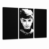 Χειροποίητος πίνακας ζωγραφικής POP Art Audrey HEPBHURN 3 piece ah – Τρισδιάστατη απεικόνιση του χειροποίητα ζωγραφισμένου καμβά σε λευκό φόντο. Κυρίαρχα χρώματα: μαύρο, λευκό, γκρι.