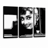 Χειροποίητος πίνακας ζωγραφικής POP Art Audrey HEPBHURN 3 piece ah1 – Τρισδιάστατη απεικόνιση του χειροποίητα ζωγραφισμένου καμβά σε λευκό φόντο. Κυρίαρχα χρώματα: μαύρο, λευκό, γκρι.