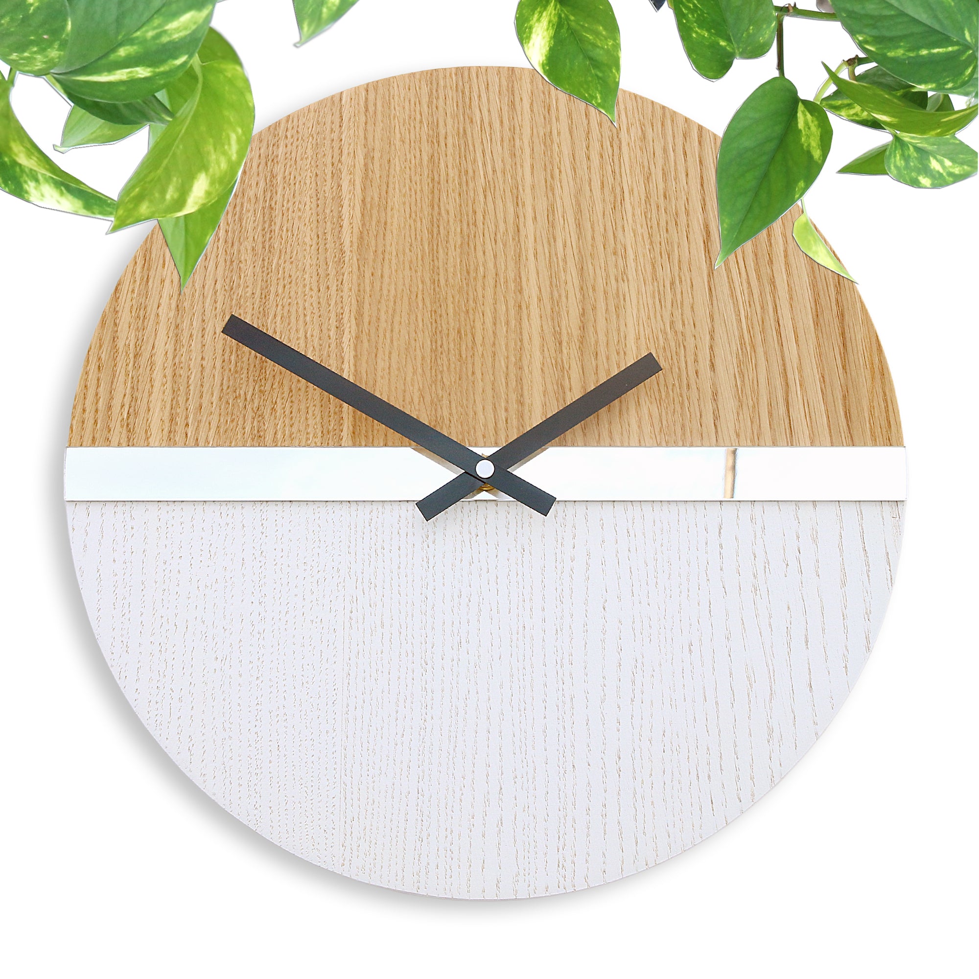 Μοντέρνο ρολόι τοίχου με καθρέφτη