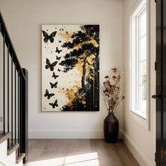 Η εικόνα στον καμβά Butterfly Harmony - Black and Gold Design