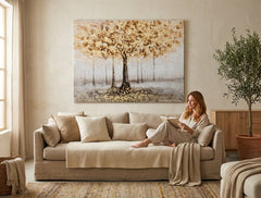 Ο χειροποίητος πίνακας ΔΕΝΤΡΟ 120x90 cm κρεμασμένος σε μοντέρνο σαλόνι, προσθέτοντας ζεστασιά και φυσική ομορφιά στον χώρο.