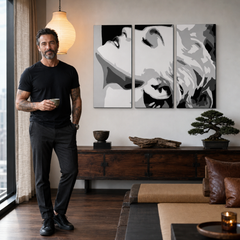 Χειροποίητος πίνακας ζωγραφικής POP Art MADONNA 3 τεμαχίων ma5 – πίνακας σε μοντέρνο αντρικό εσωτερικό, lifestyle απεικόνιση. Κυρίαρχα χρώματα: bielá, μαύρο, γκρι.