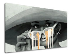 Η εικόνα στον καμβά ΓΥΝΑΙΚΑ ΣΕ ΚΑΠΕΛΟ 001